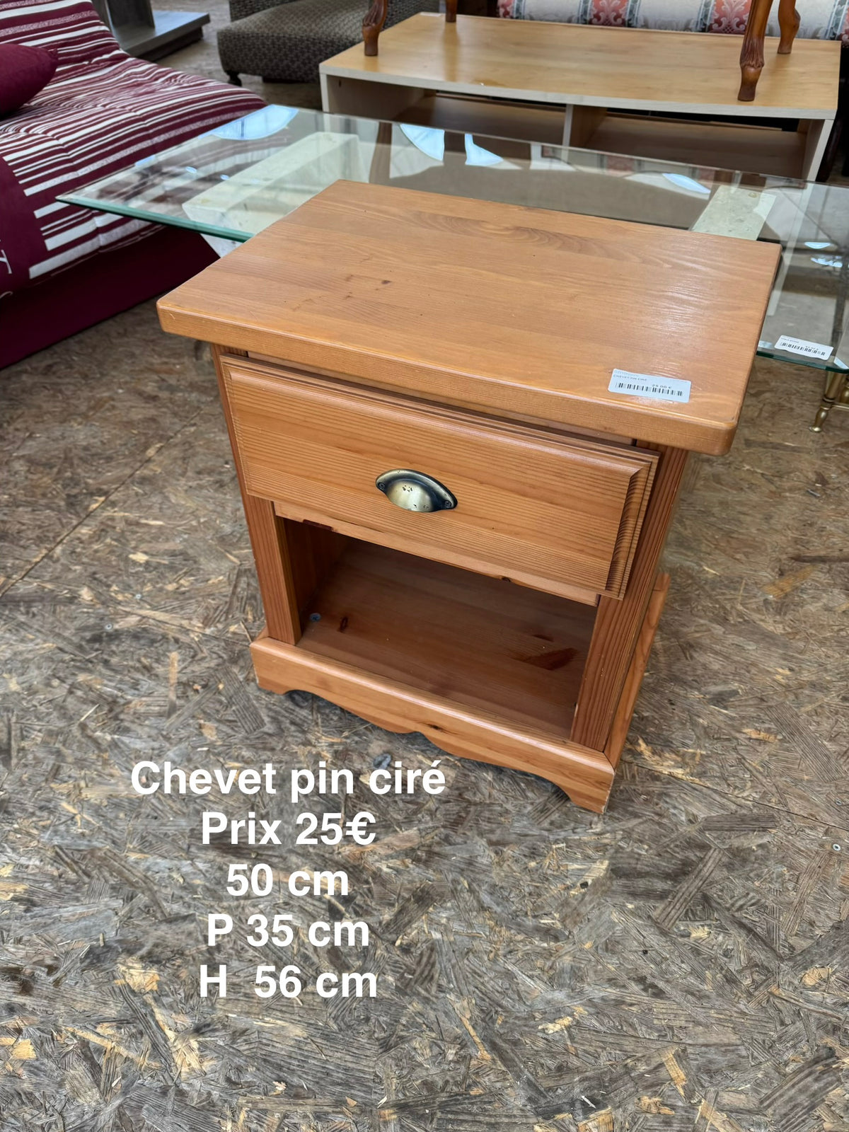 Chevet pin ciré 069069