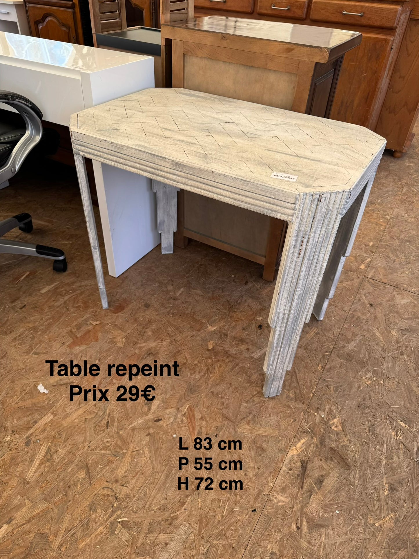 Table repeint 065851