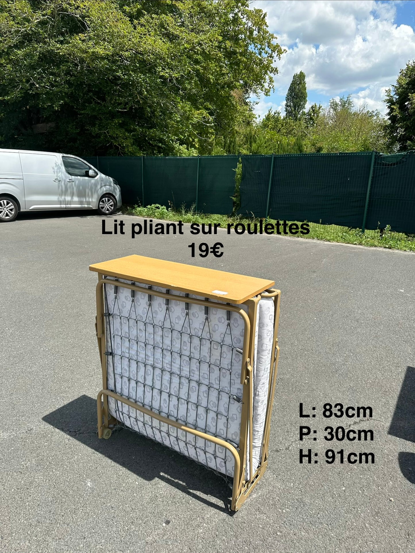 Lit pliant sur roulettes 064059