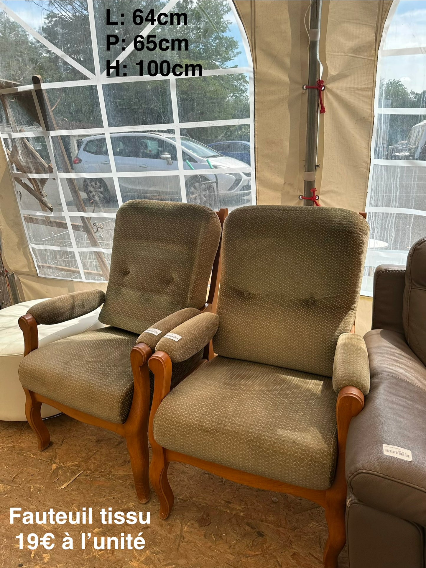 Fauteuil tissu 061322
