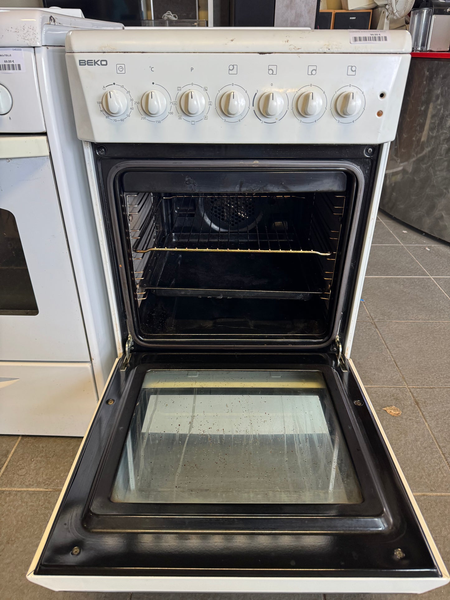 Cuisinière vitrocéramique Beko 045533