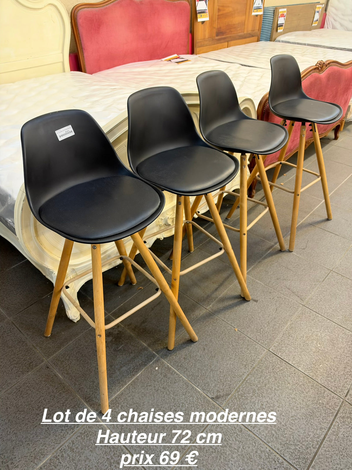 Lot de 4 chaises hautes modernes 069694