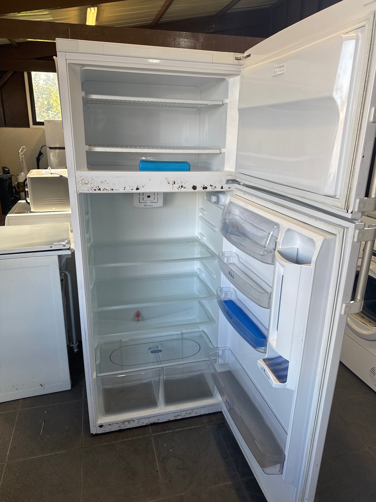 Réfrigérateur congélateur Whirlpool en l’état 050120