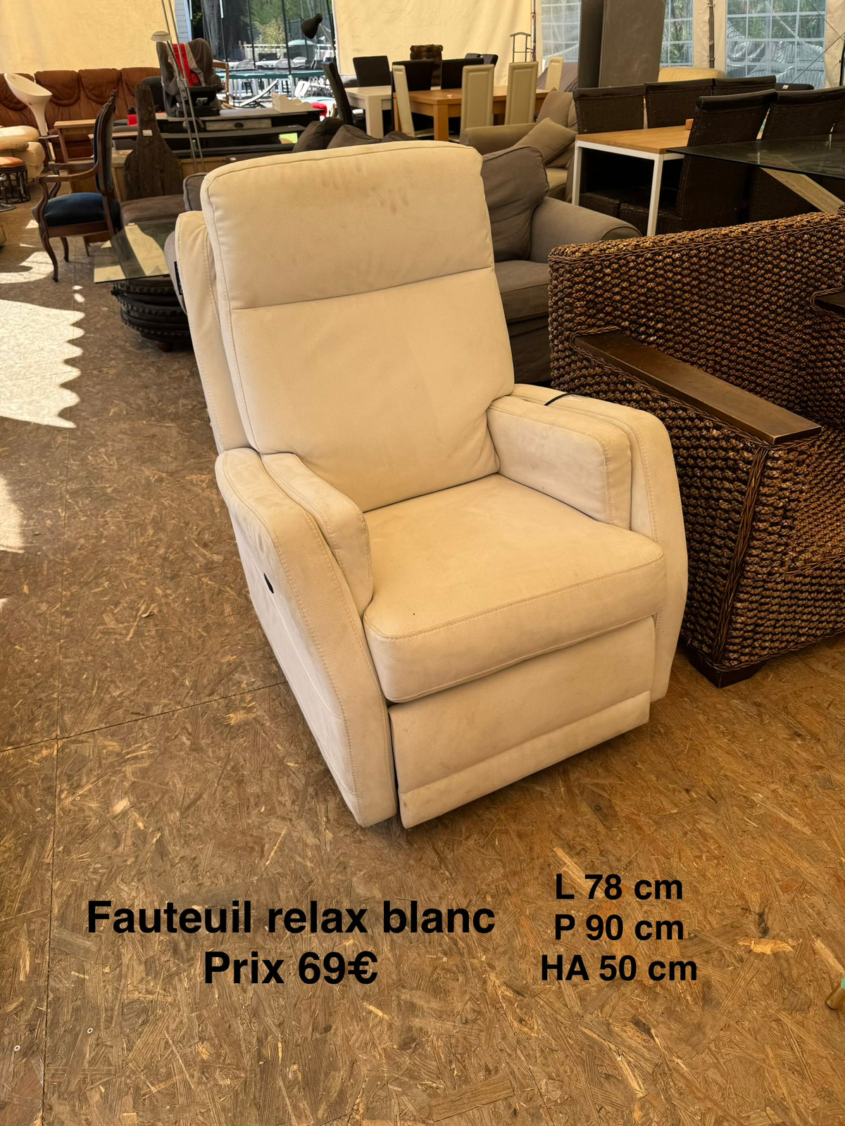 Fauteuil relaxe blanc 068124