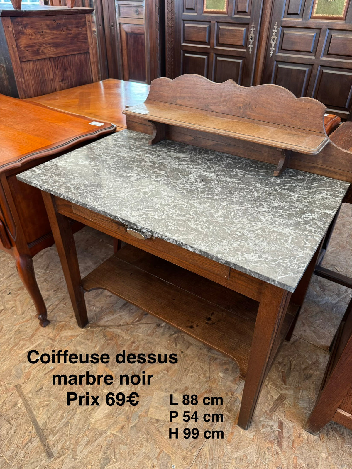 Coiffeuse dessus marbre noir 068505