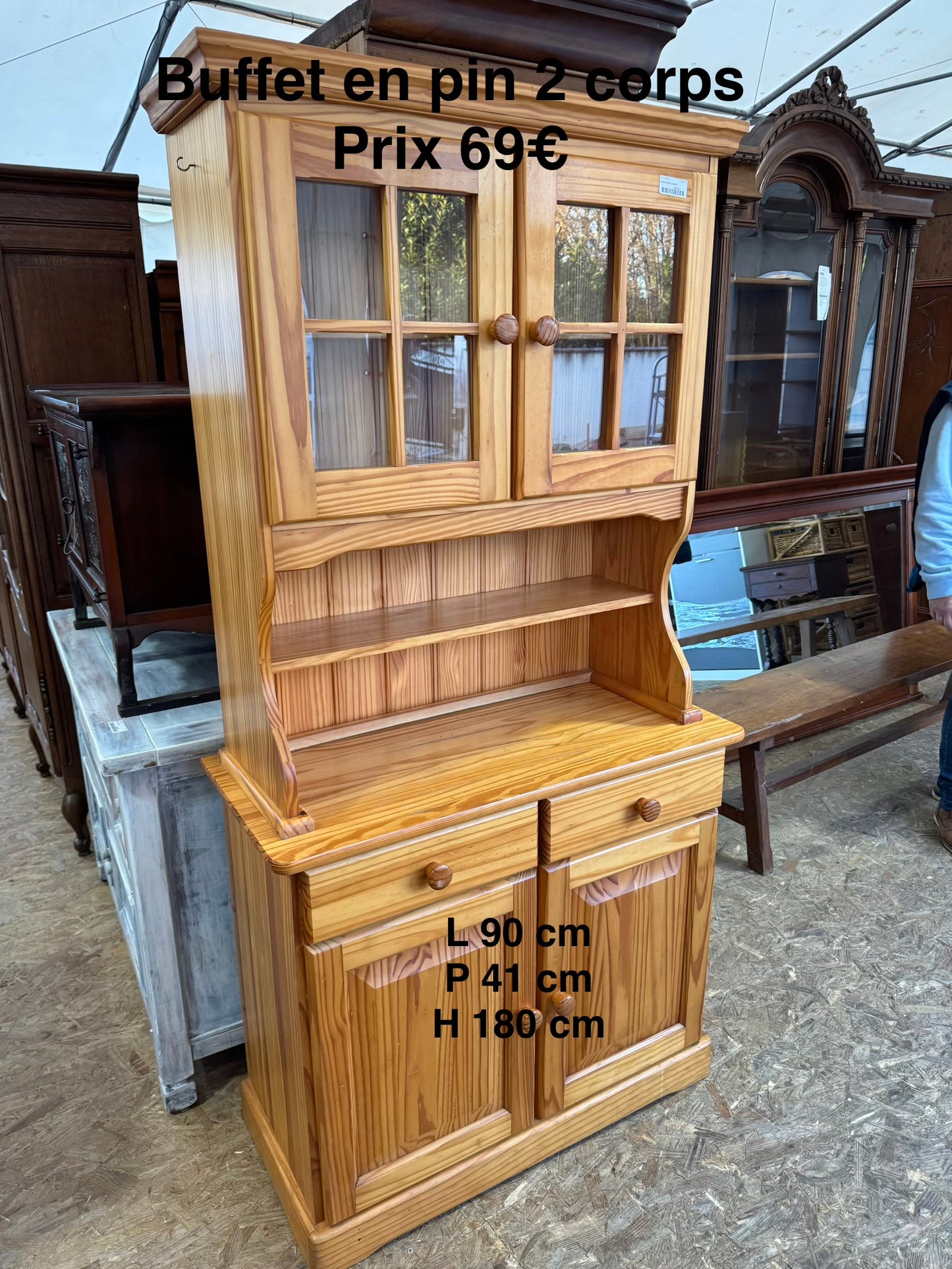 Buffet en pin 2 corps 052410