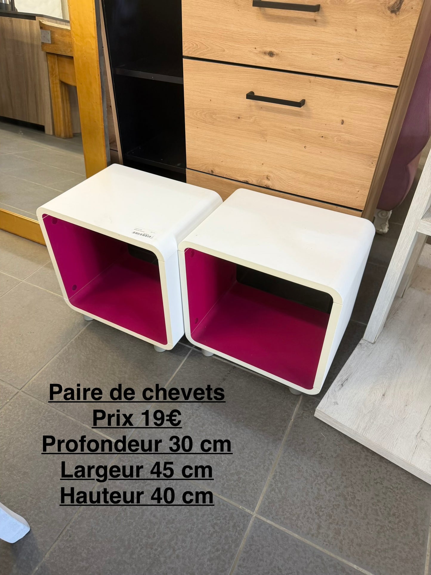 Paire de chevets 067721