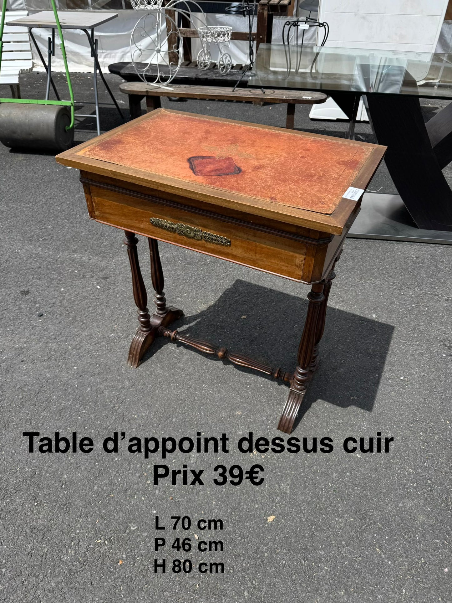 Table d’appoint dessus cuir 062495