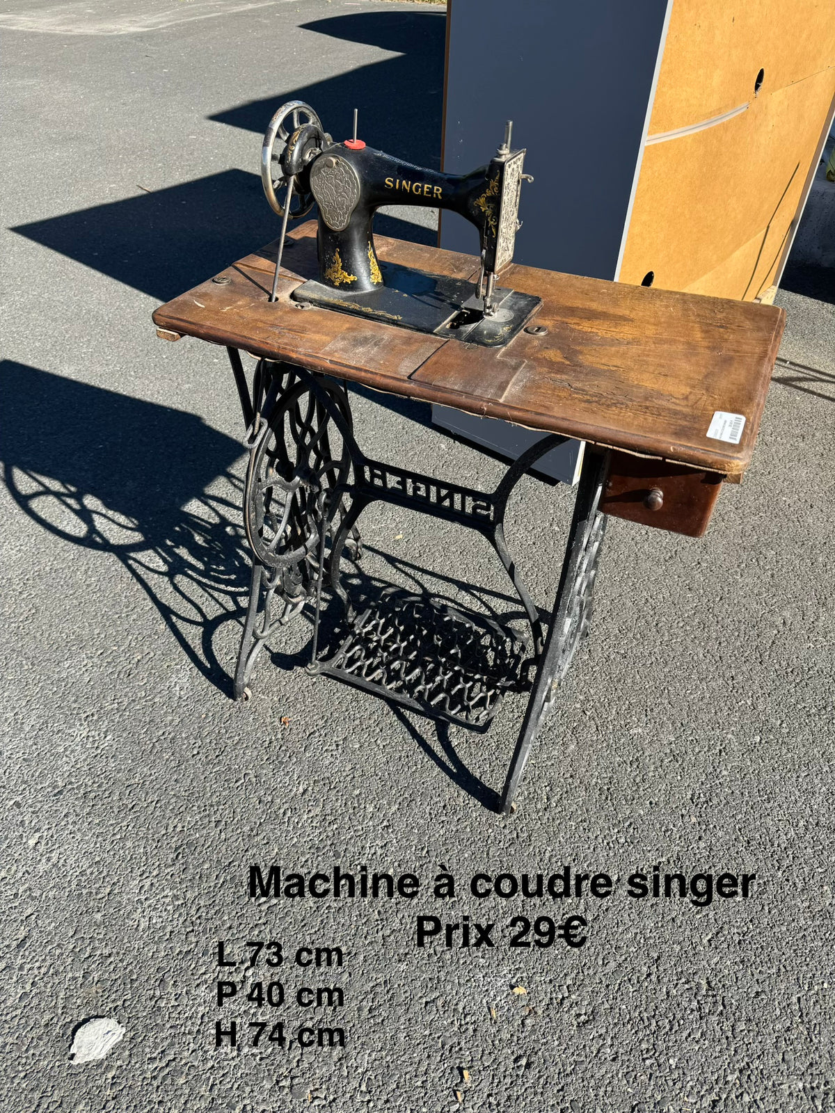 Machine à coudre singer 068551