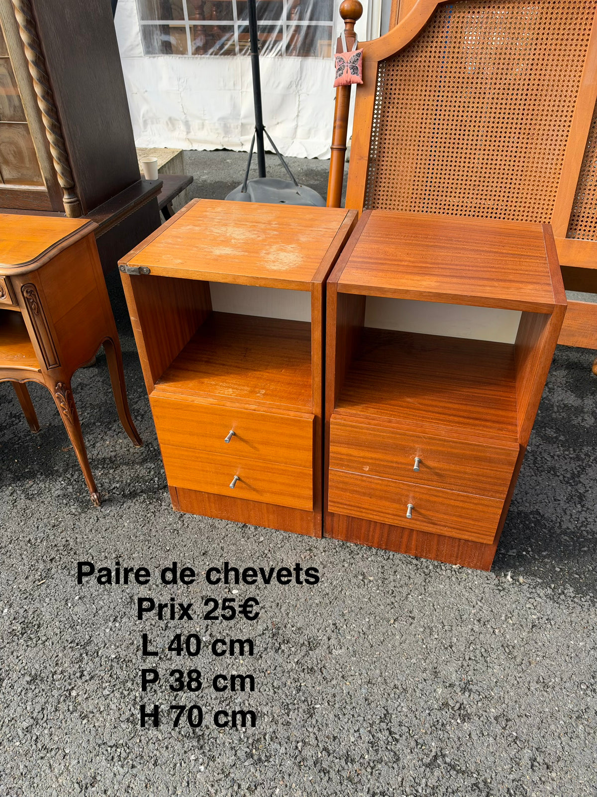 Paire de chevets 069718