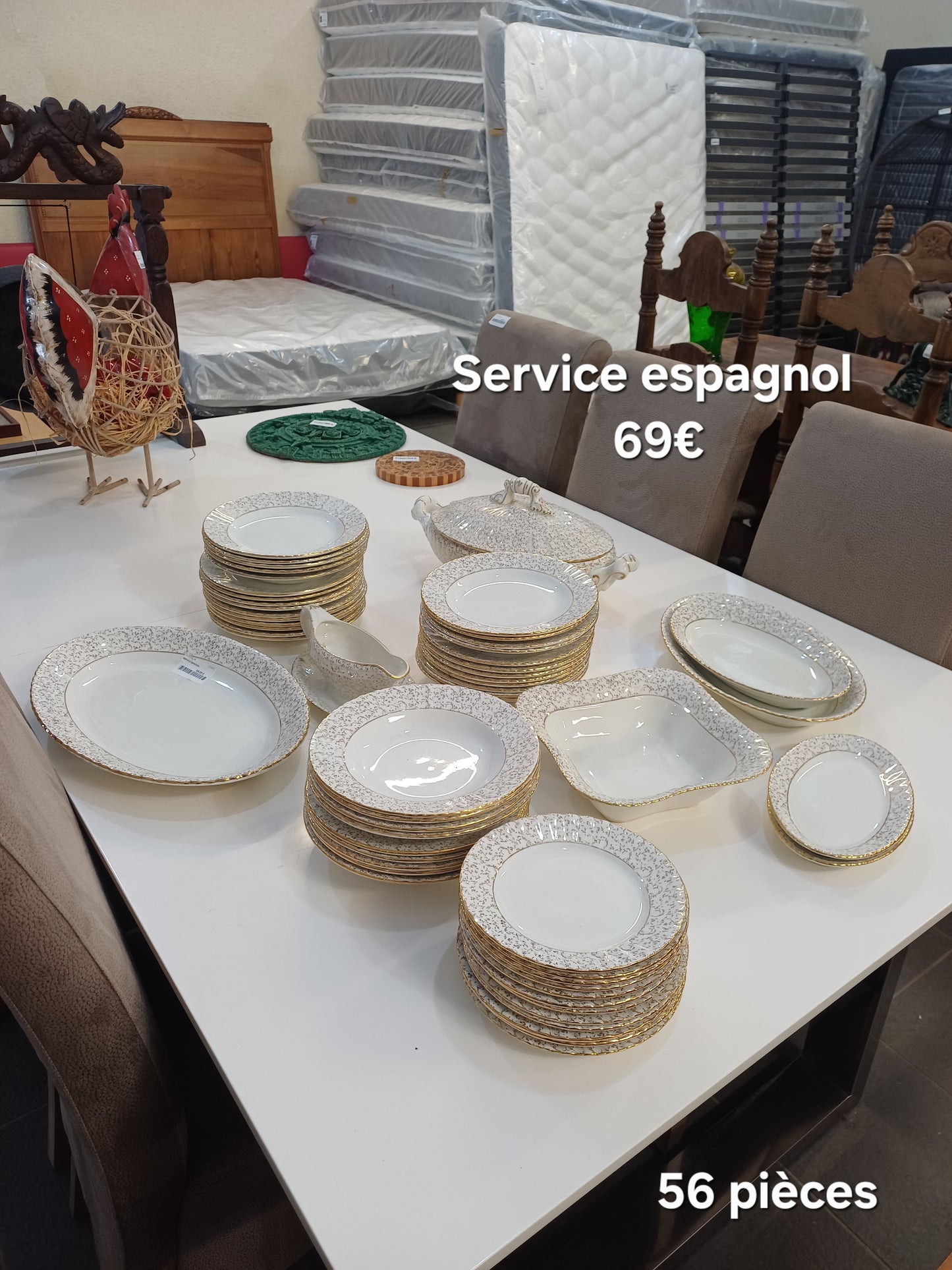 Service espagnol 56 pièces 063659