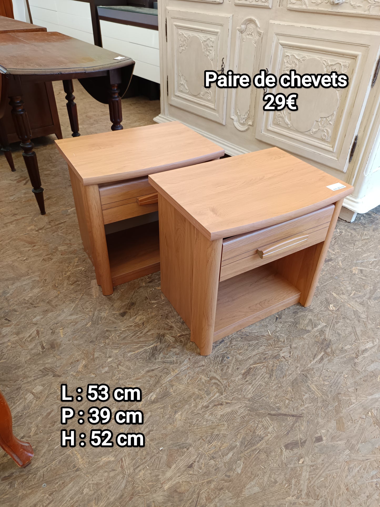 Paire de chevets 067384