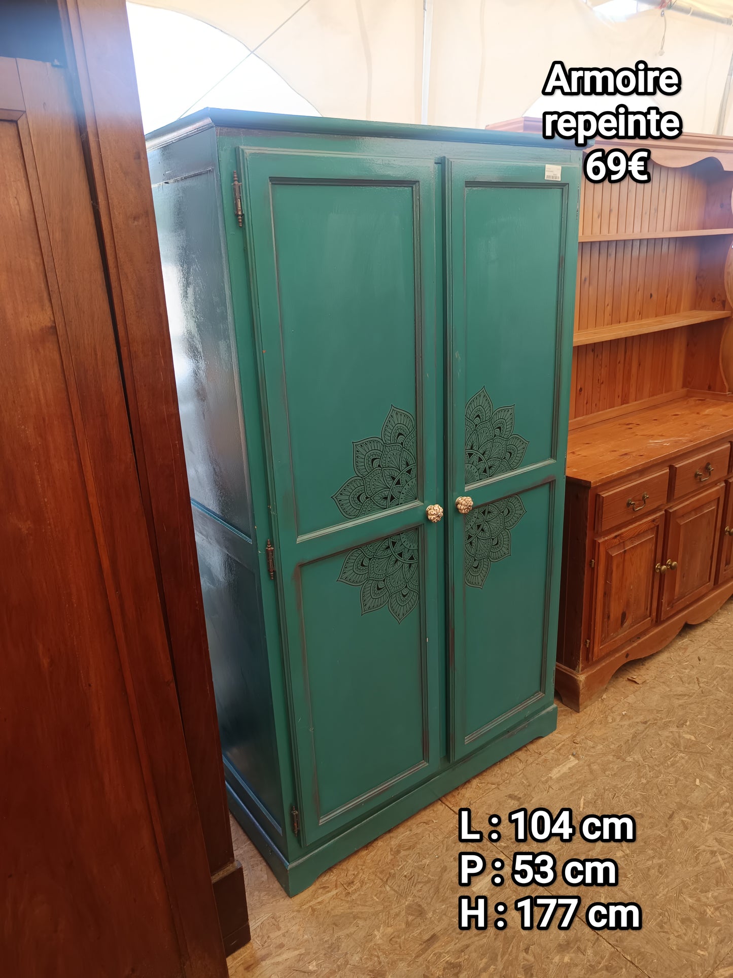 Armoire repeinte 067578