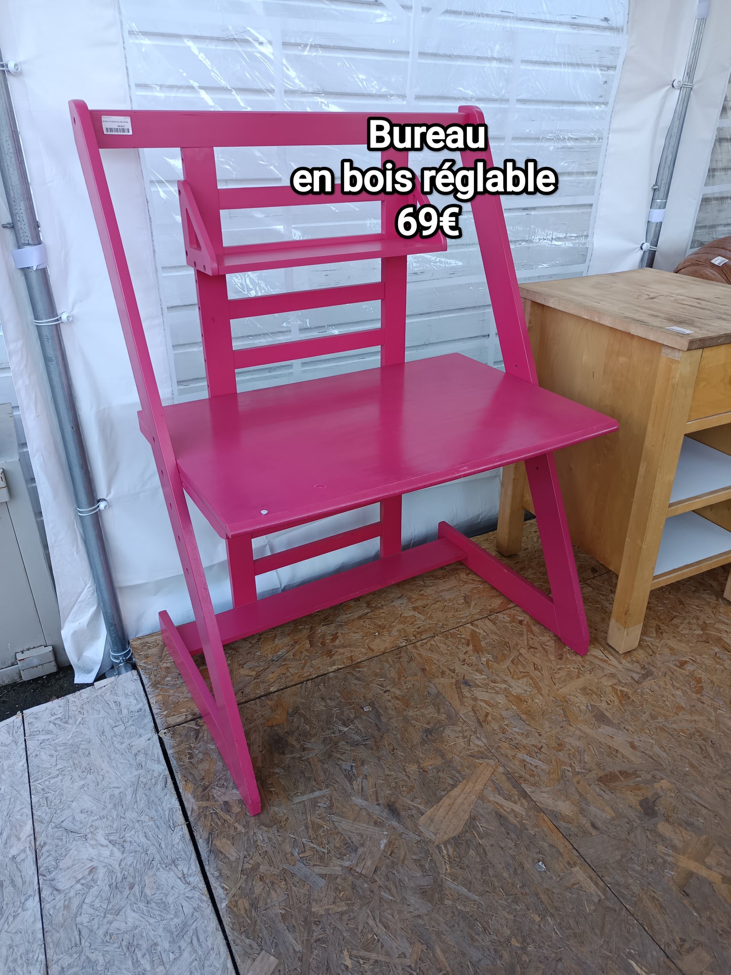 Bureau en bois rose réglable 039143