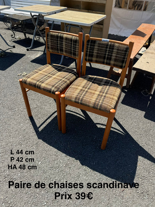 Paire de chaises scandinave 063401