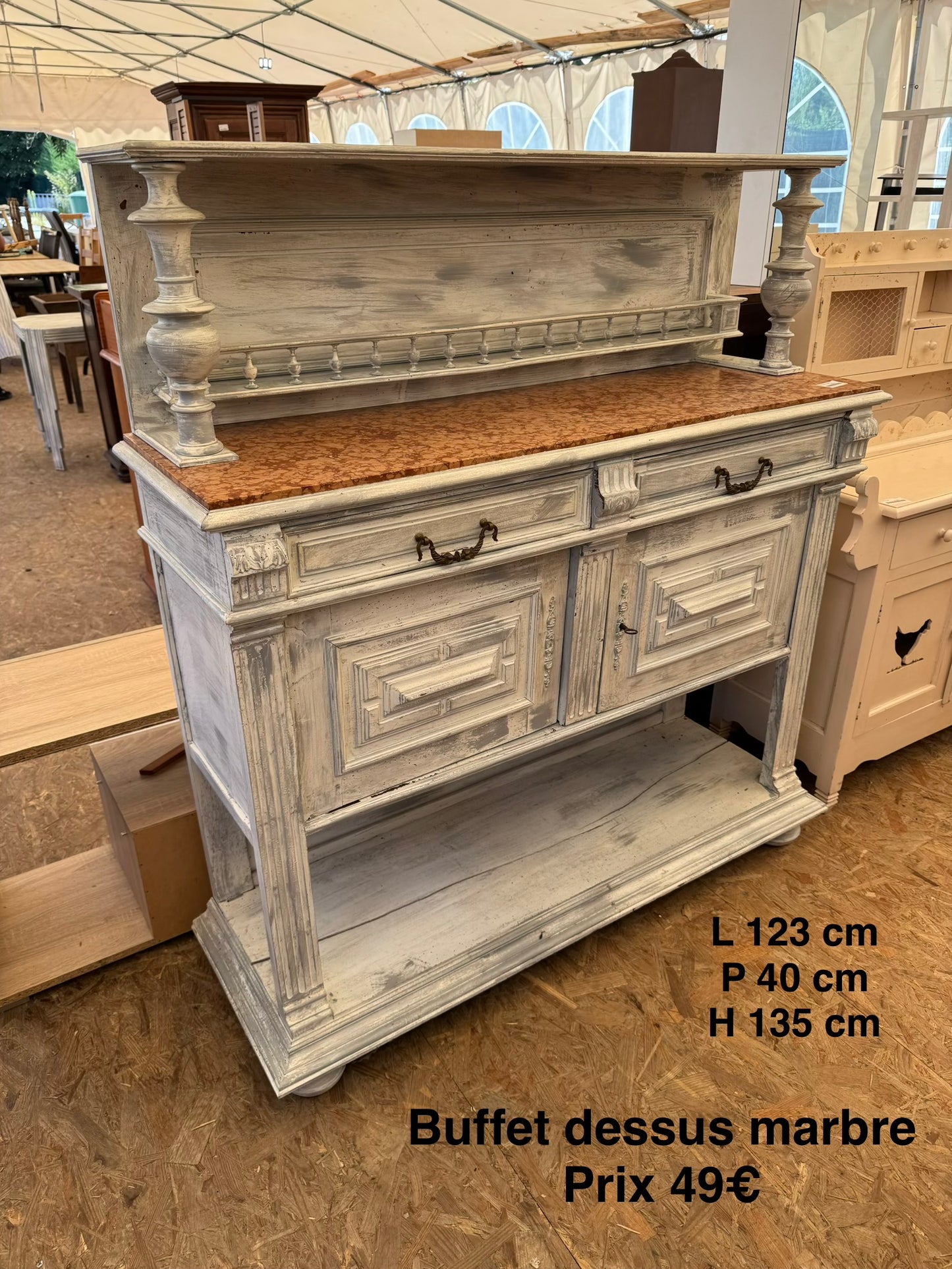 Buffet dessus marbre repeint 065853