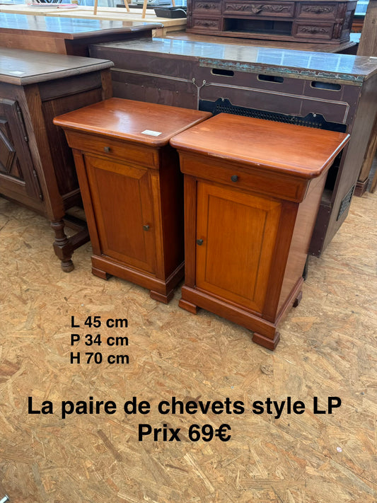 La paire de chevets style LP 062969
