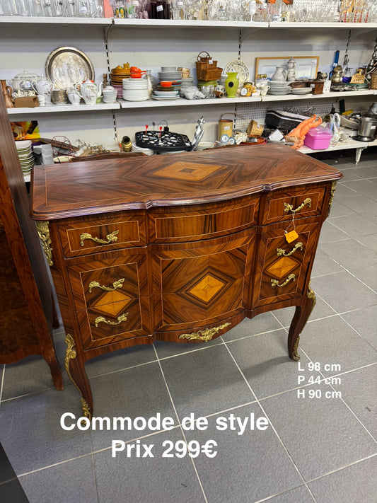 Commode de style 048465
