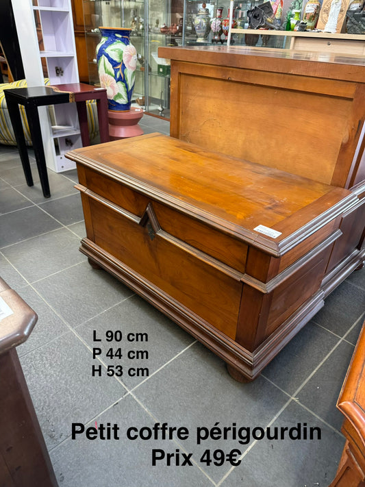 Petit coffre périgourdin 062998