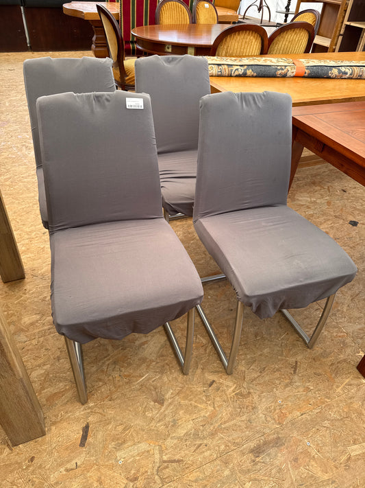 Lot de 4 chaises en l’état 039941
