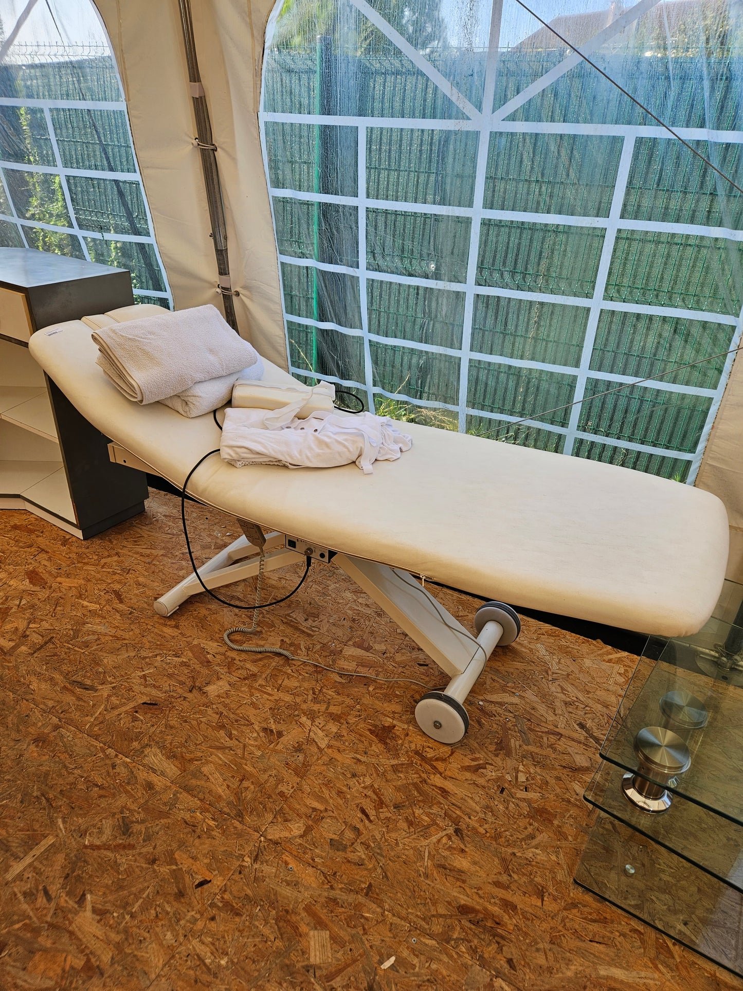 Table de massage blanche électrique 029722