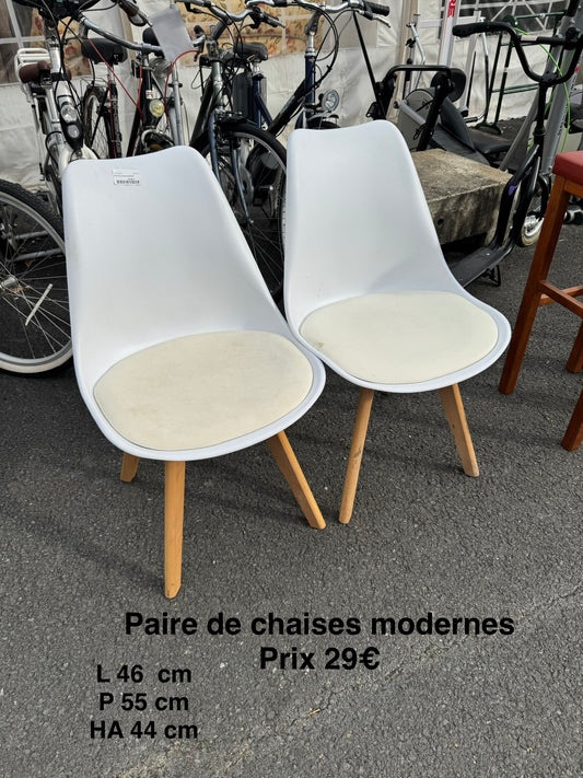 Paire de chaises modernes 064108