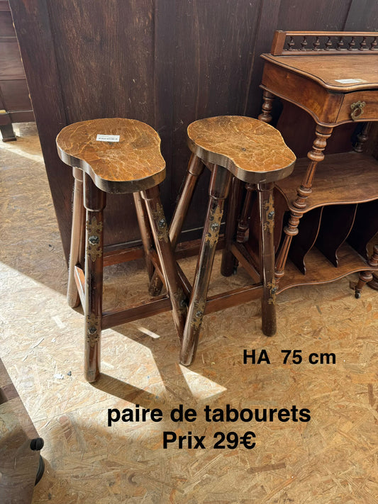 Paire de tabourets 061843