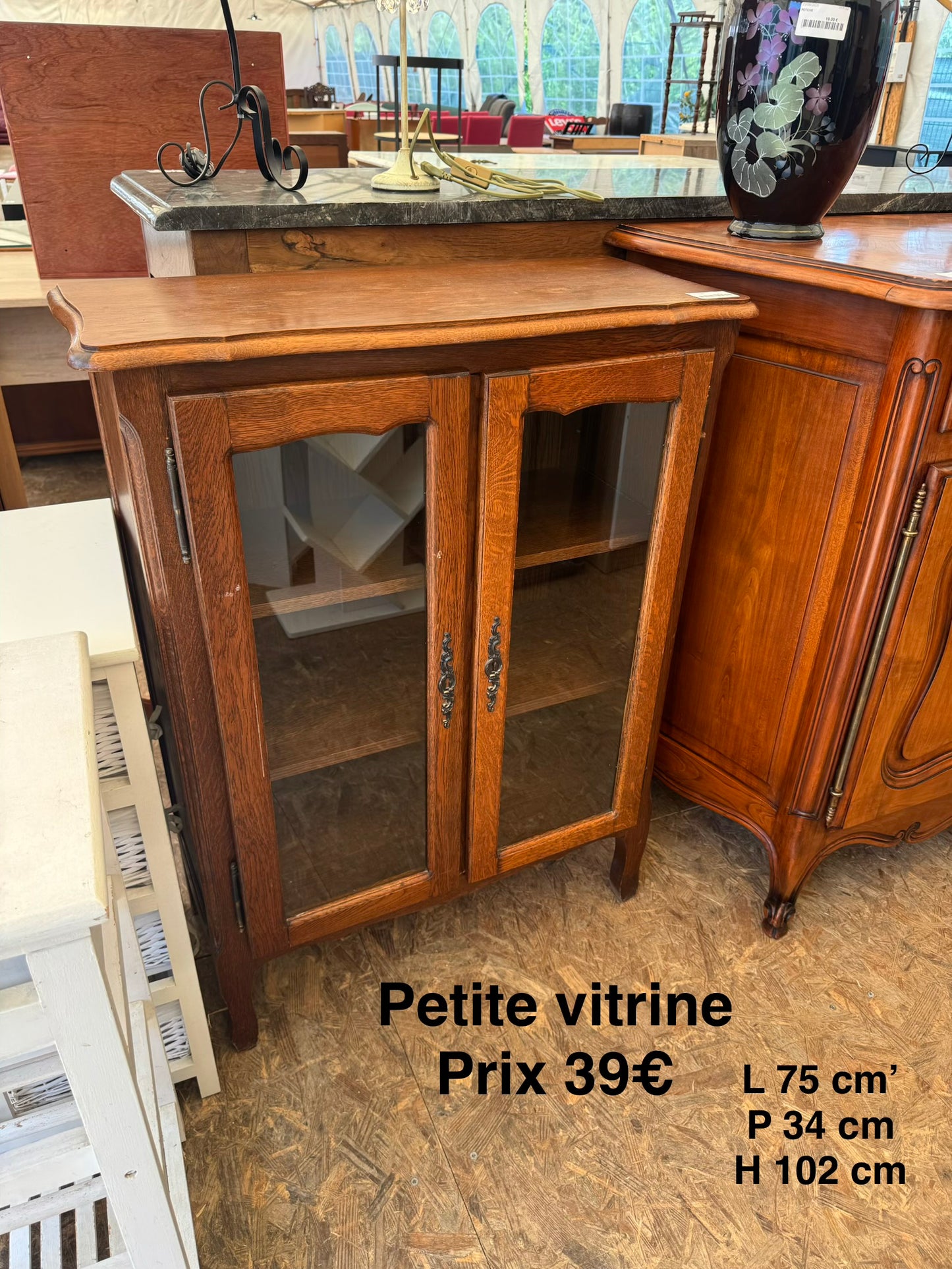 Petite vitrine 063747