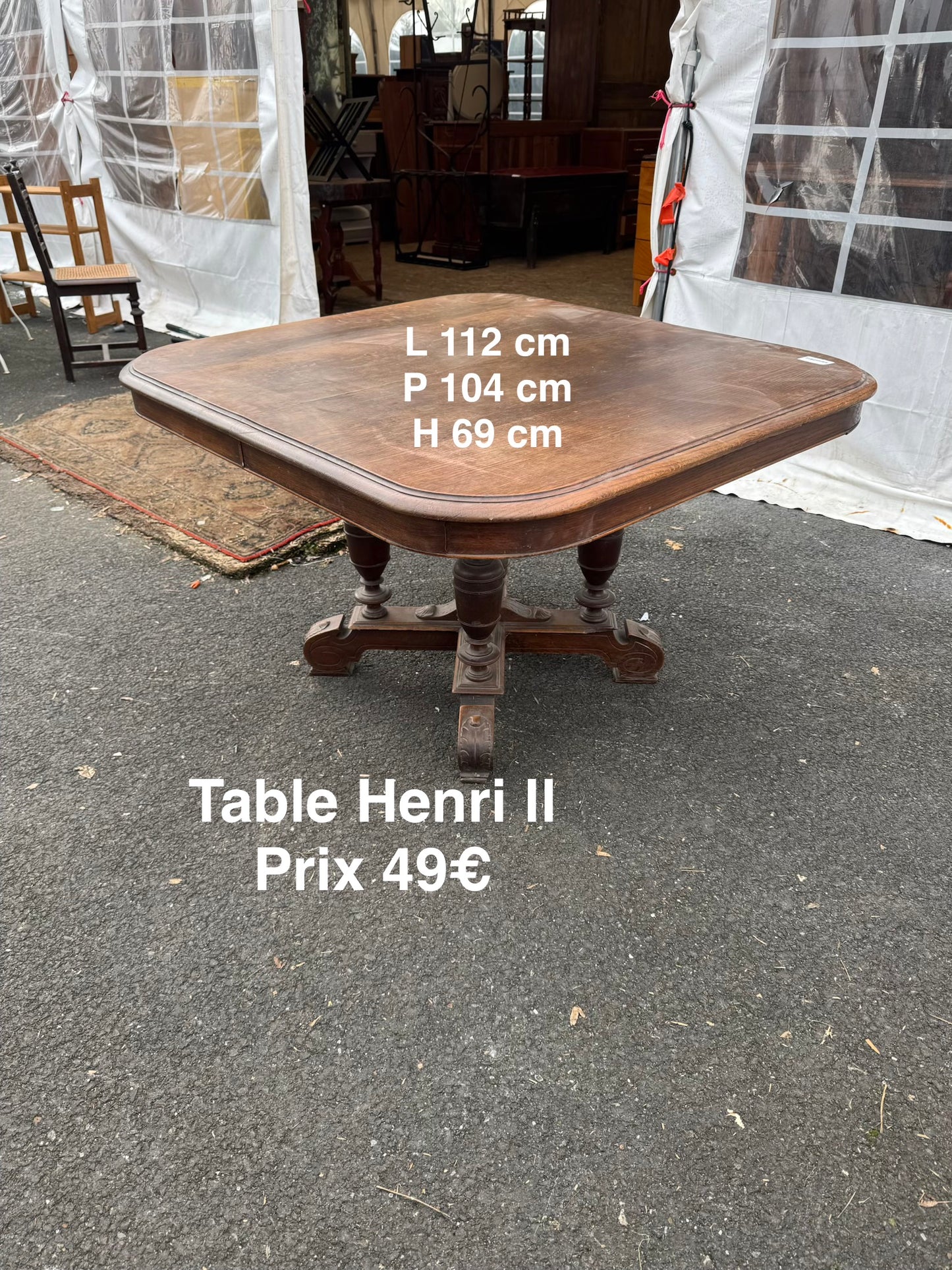 Table Henri ll 056801