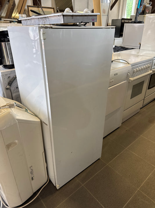 Frigo encastrable prise à faire 040818