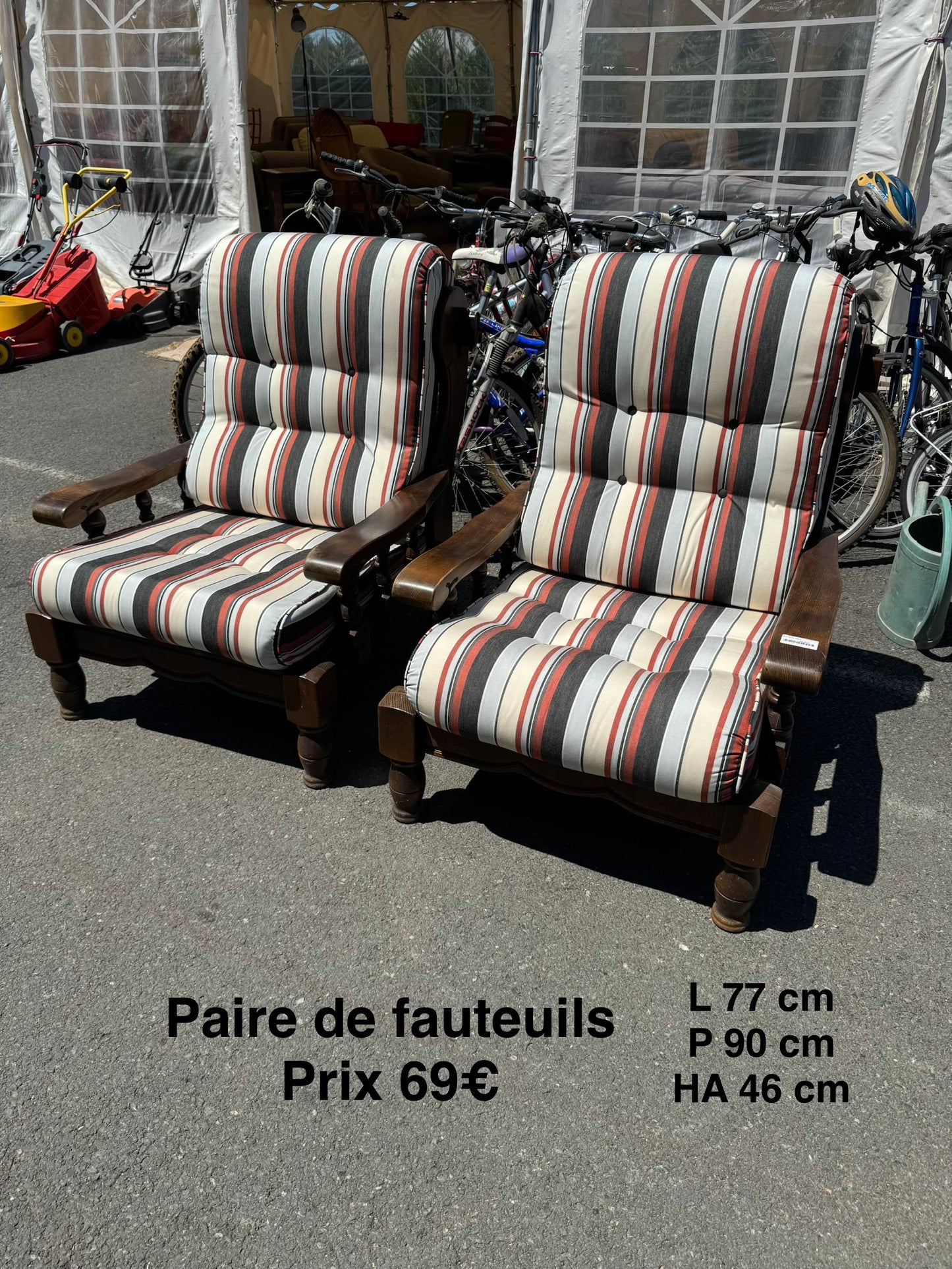 Paire de fauteuils 064935