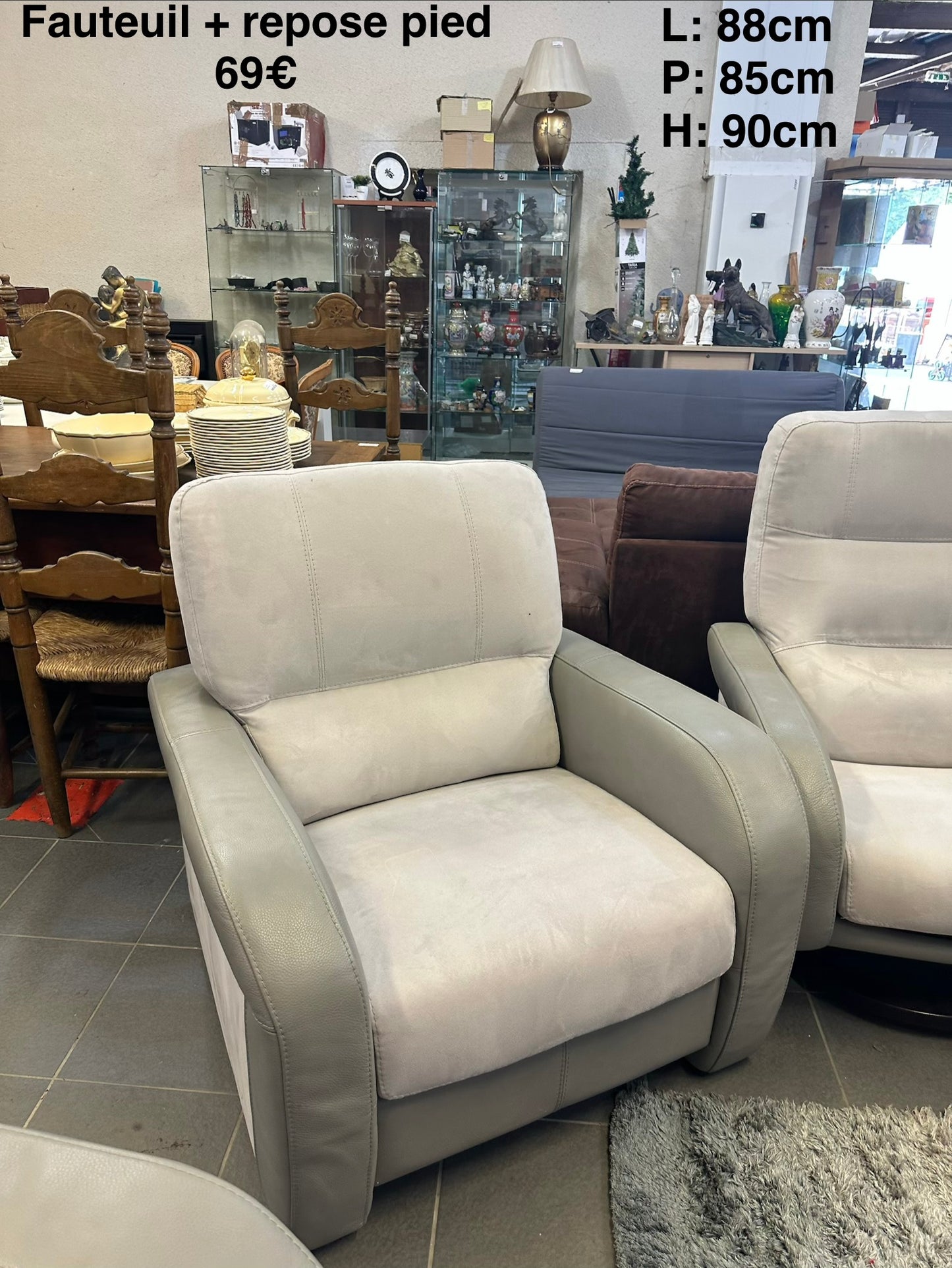 Fauteuil + repose pied 064731