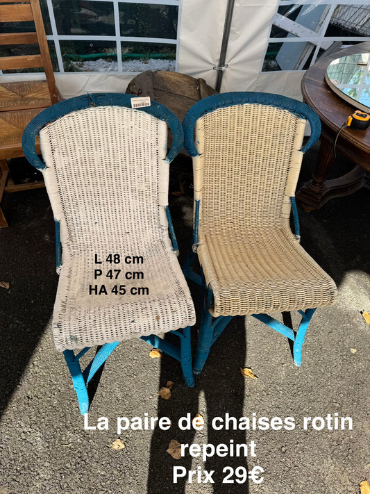 La paire de chaises rotin repeint 049439