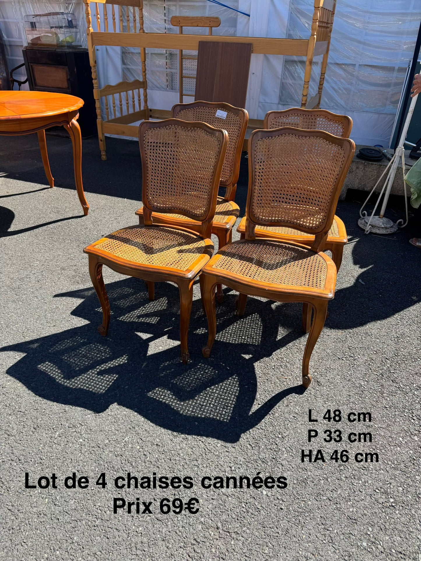 Lot de 4 chaises cannées 064092