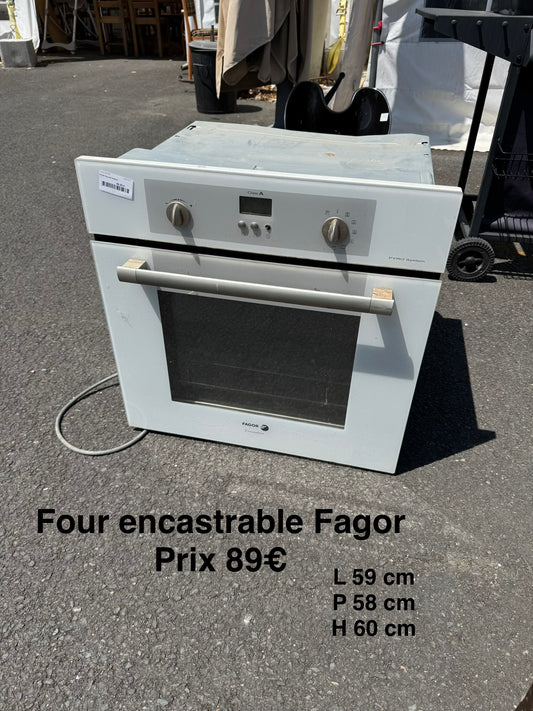 Four encastrable Fagor 065023