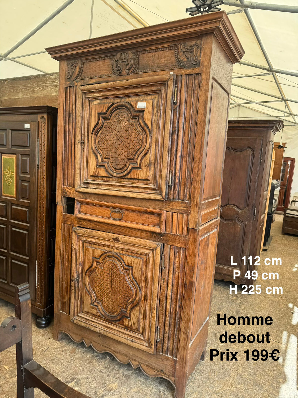 Homme debout 068263