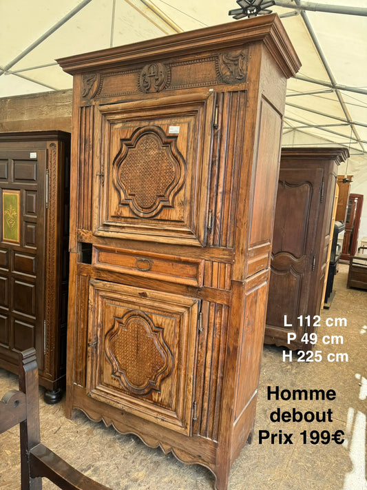 Homme debout 068263