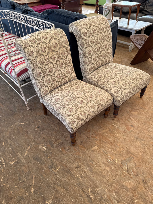La paire de fauteuils 041067