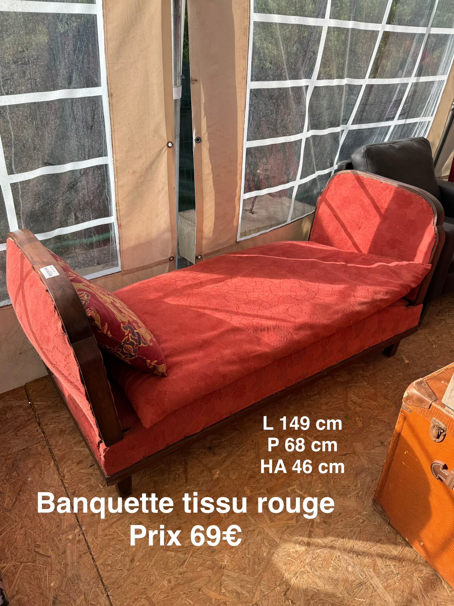 Banquette tissu rouge 060624