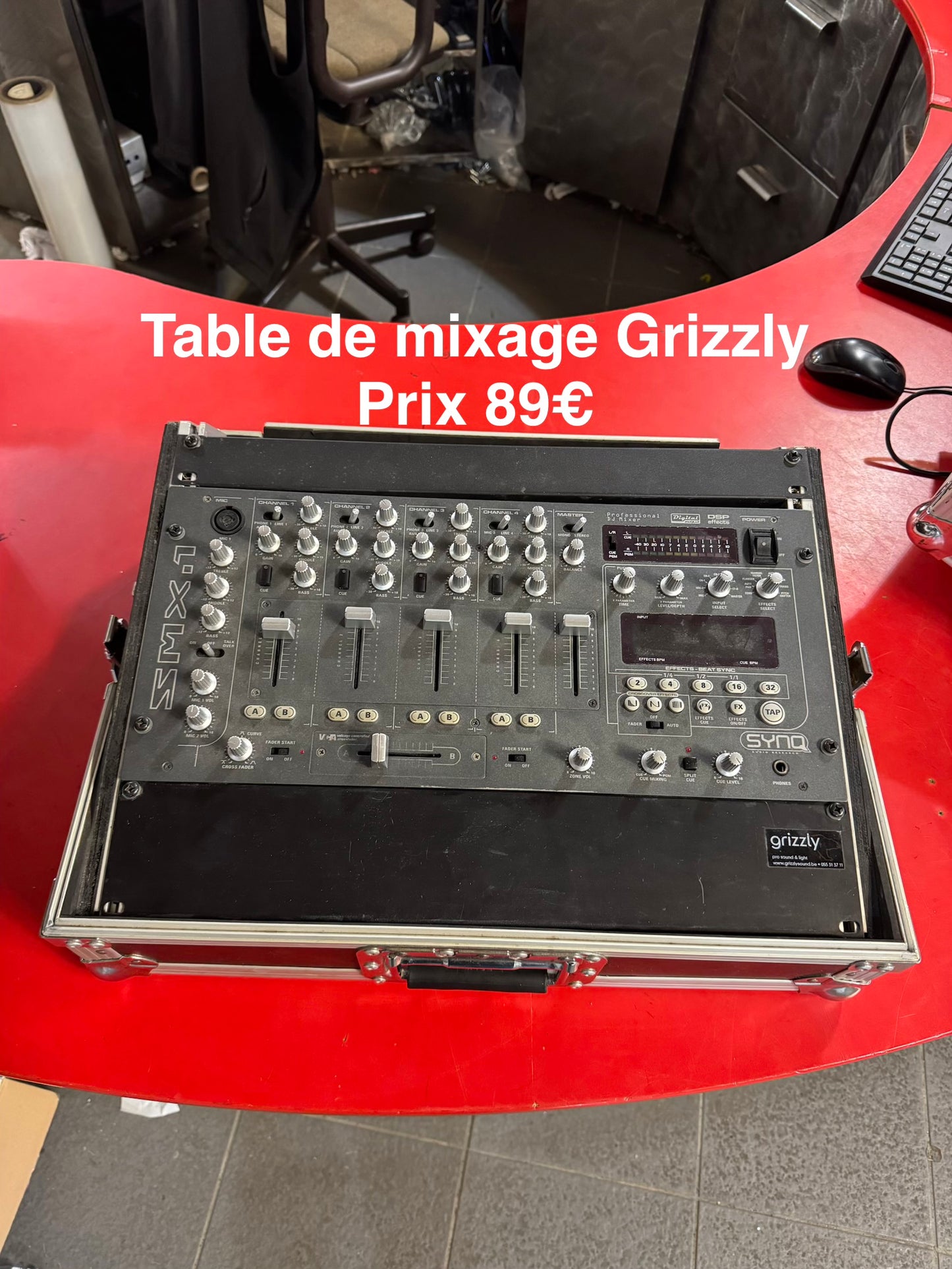 Table de mixage en boîte 053217
