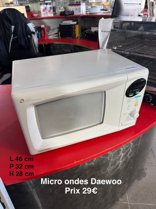 Micro ondes Daewoo 068995