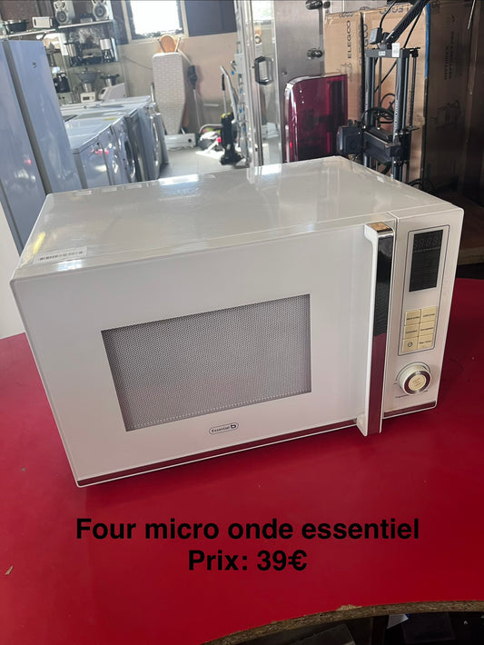 Four micro-ondes essentiel 063703