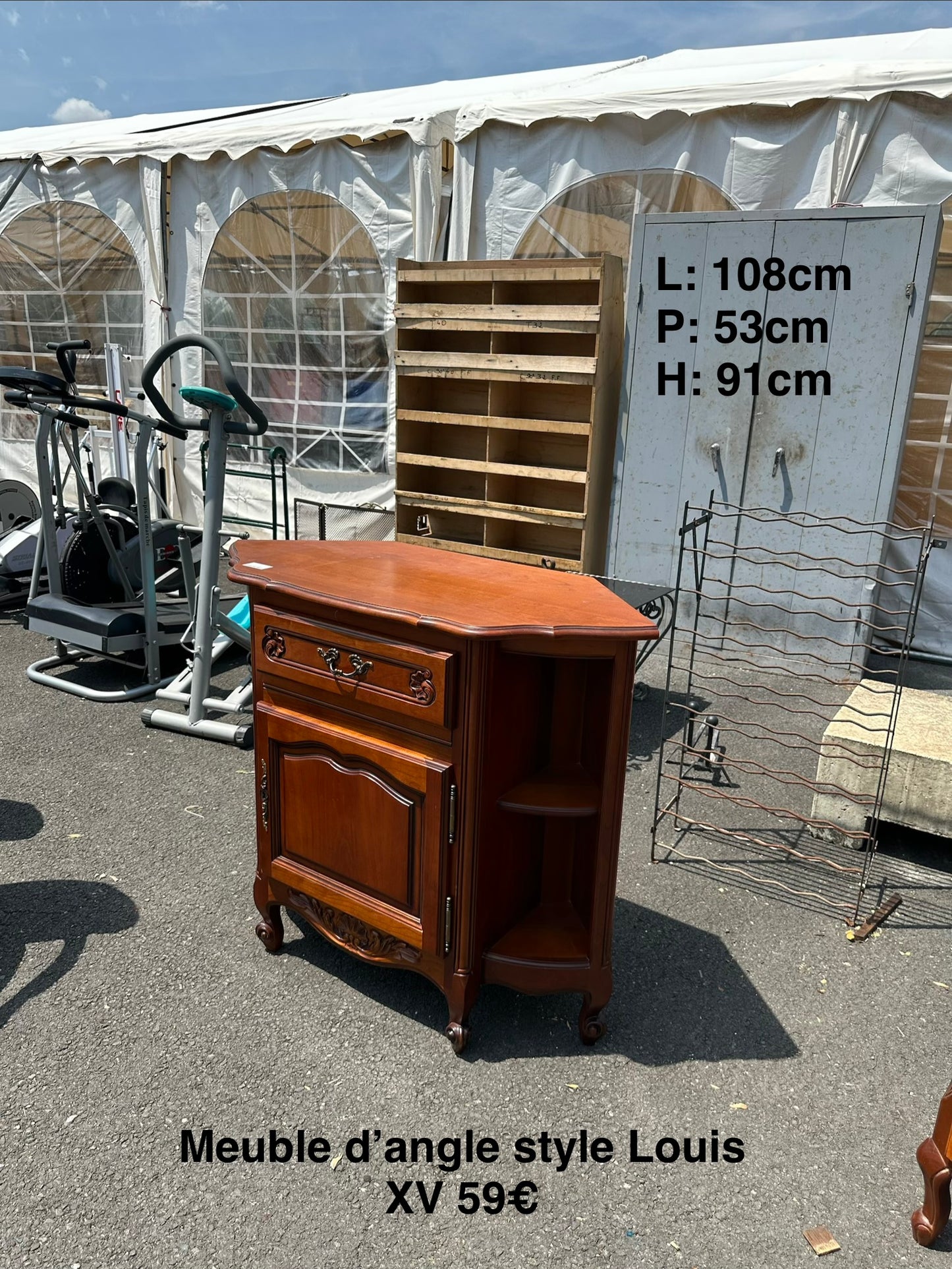 Meuble d’angle style Louis XV 59€