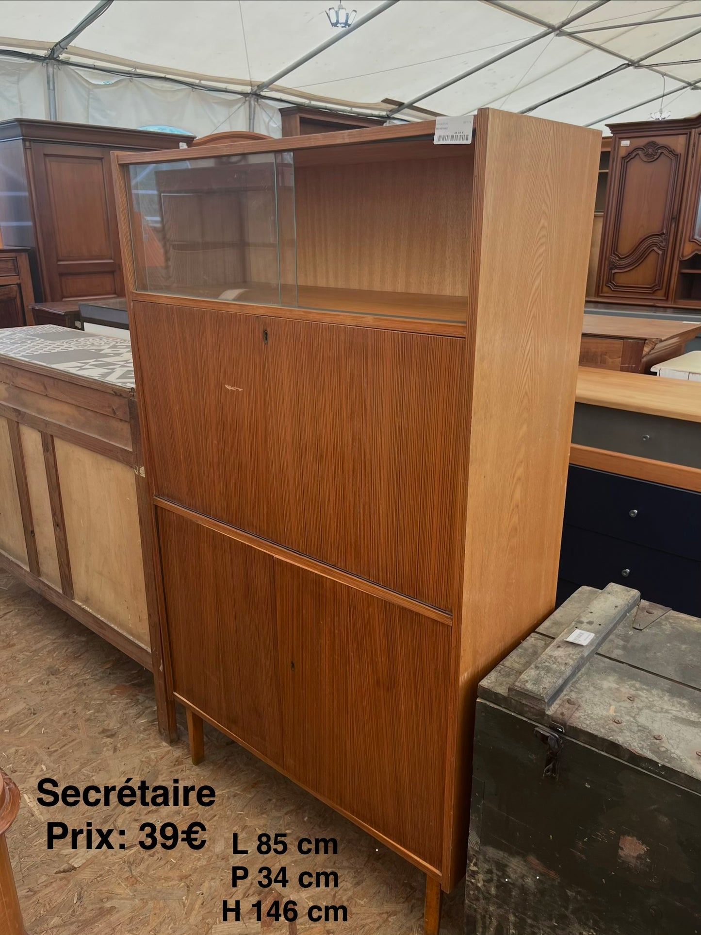 Secrétaire 067514