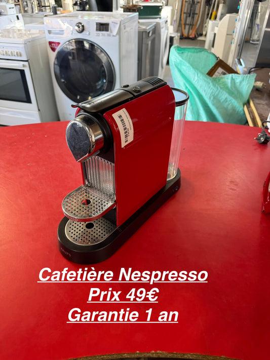 Cafetière Nespresso rouge 062183