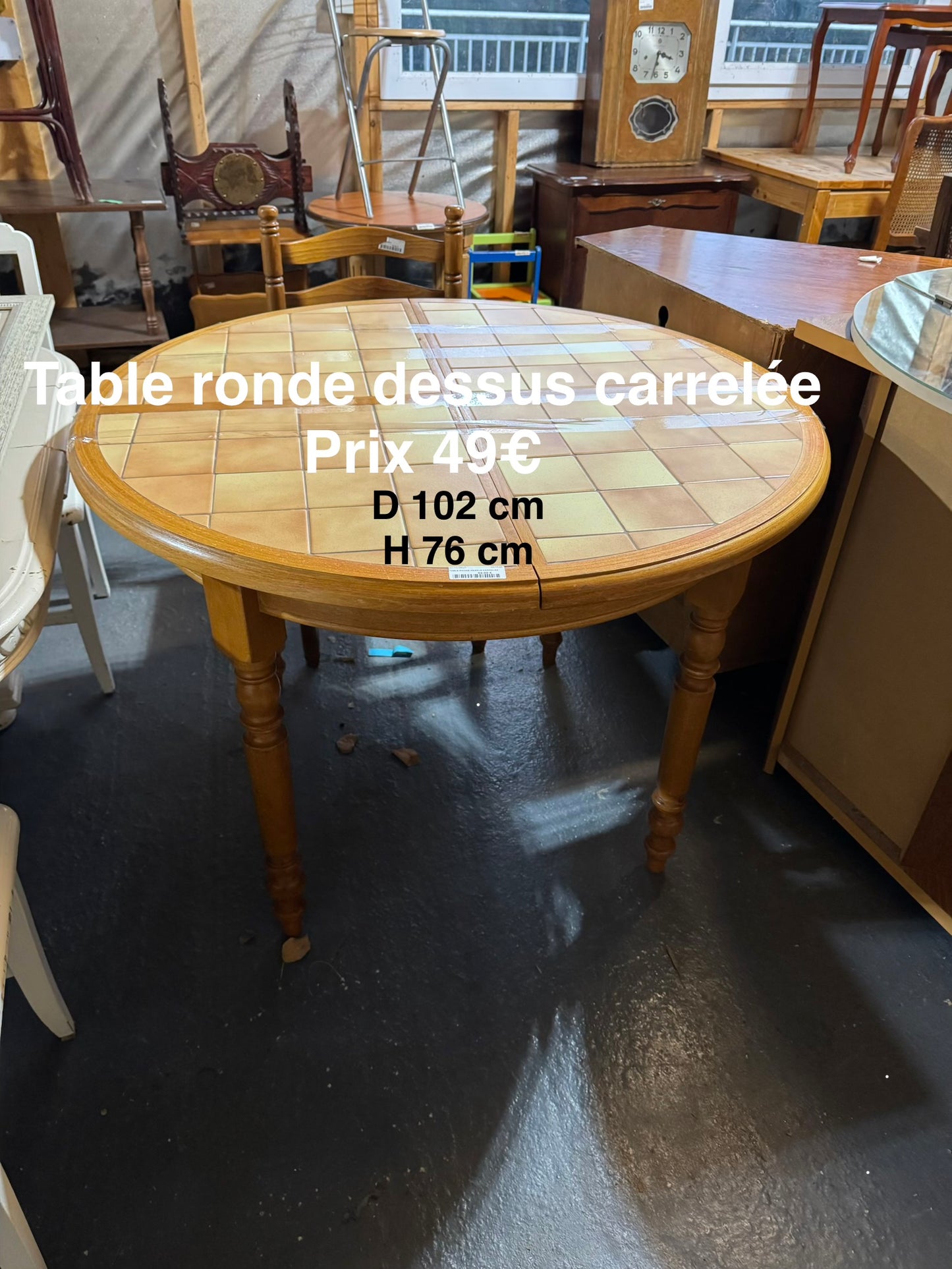 Table basse dessus carrelée 051546
