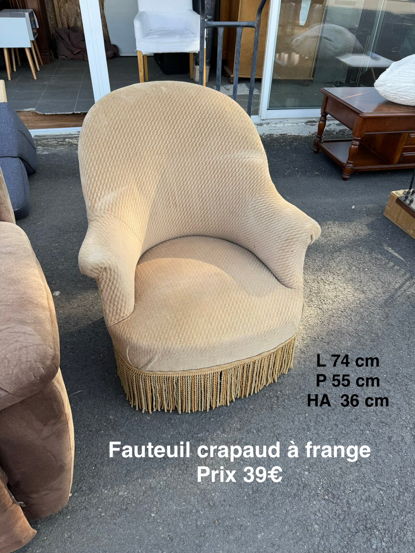 Fauteuil crapaud à frange 060841