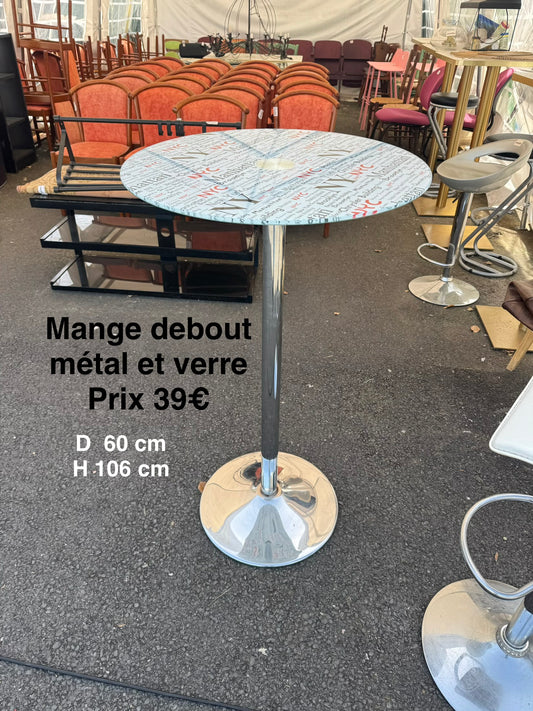 Mange debout Métal et verre 060610