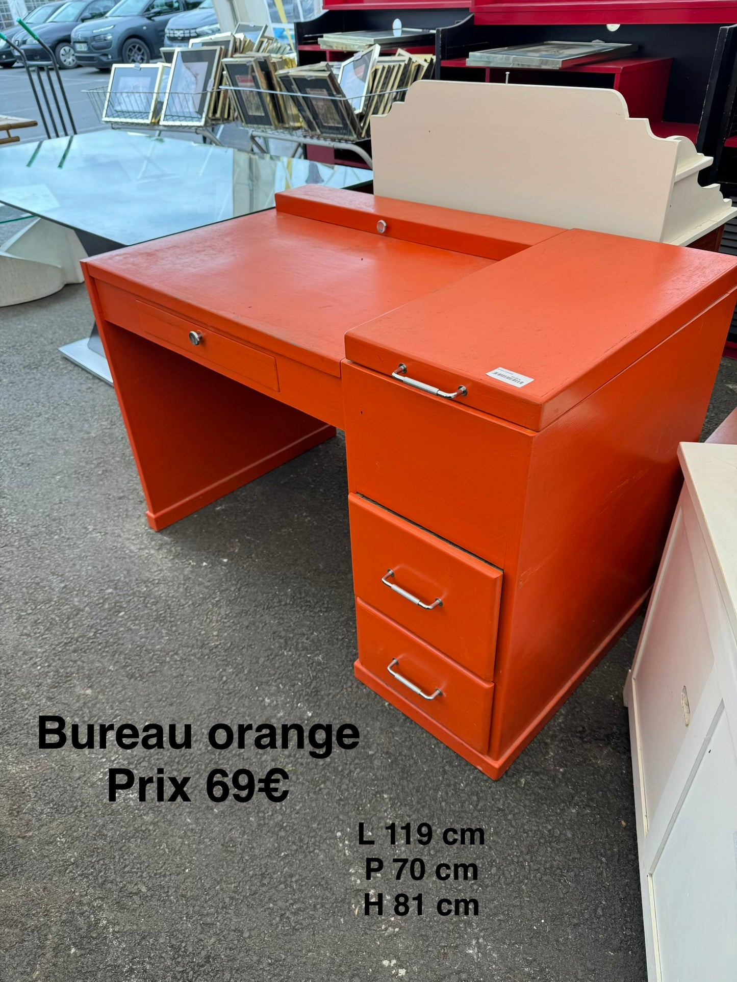 Bureau orange 062602
