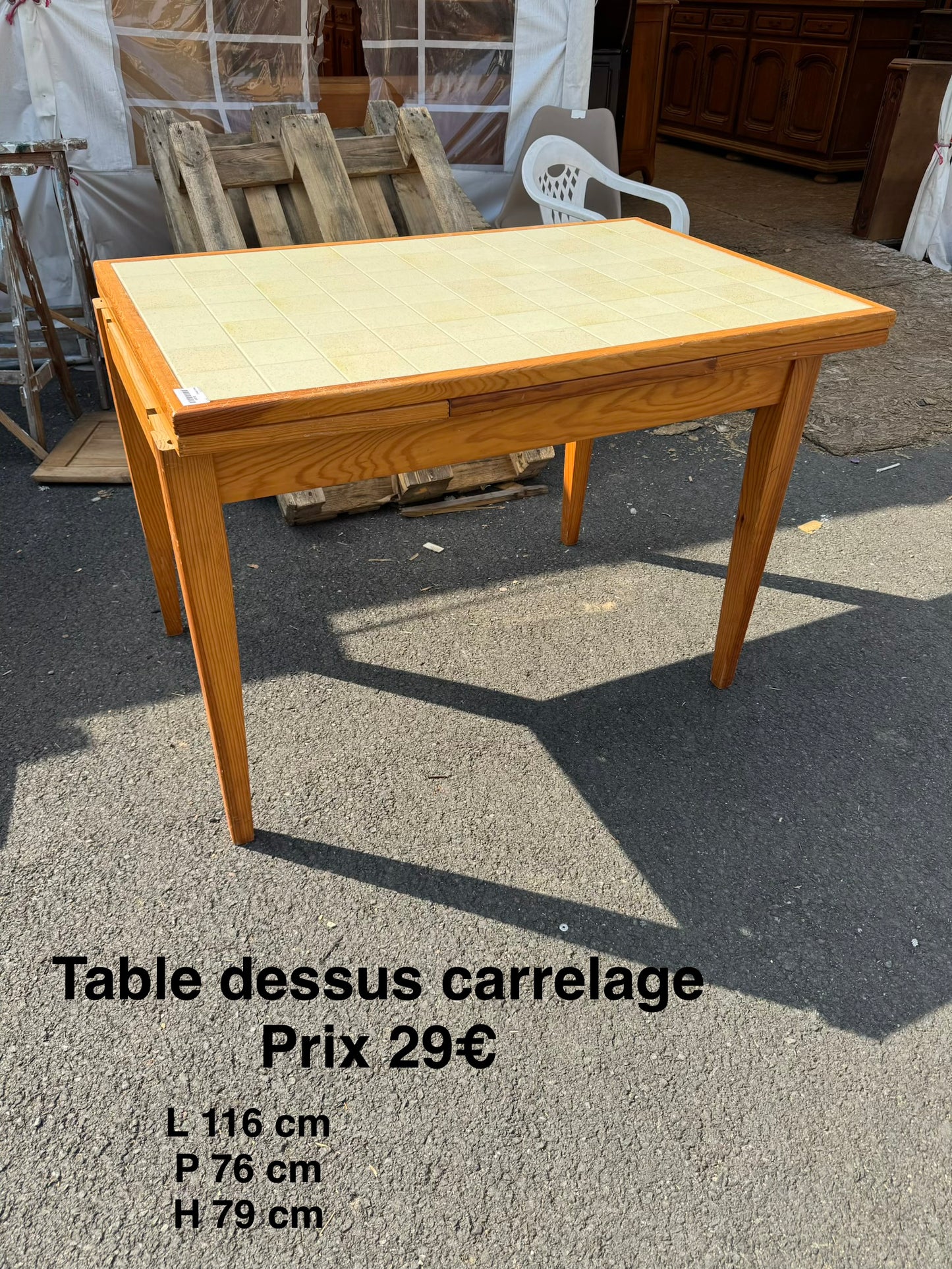 Table dessus carrelage 064799